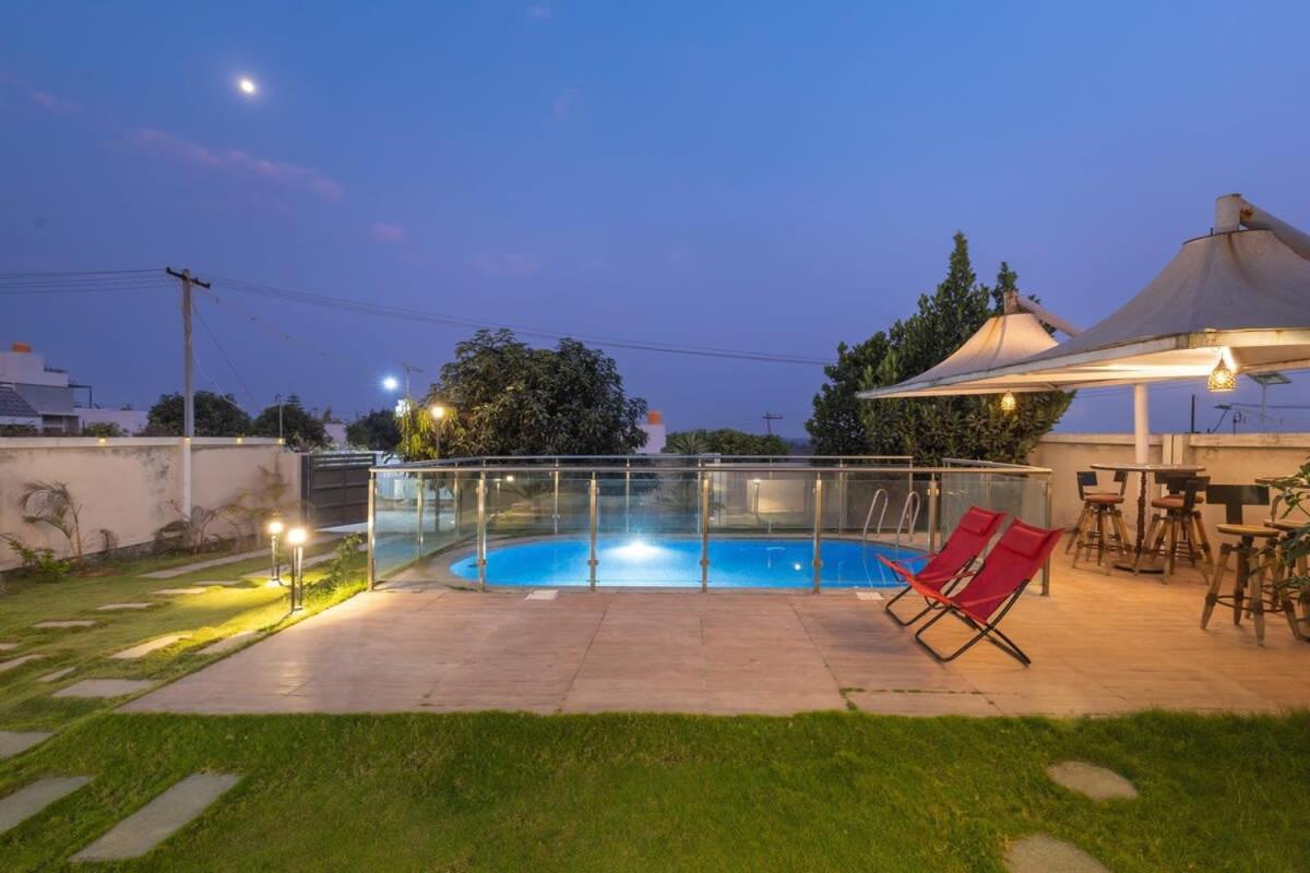 Blue Nest By Stayjadeparty Villalawn Hosūr المظهر الخارجي الصورة