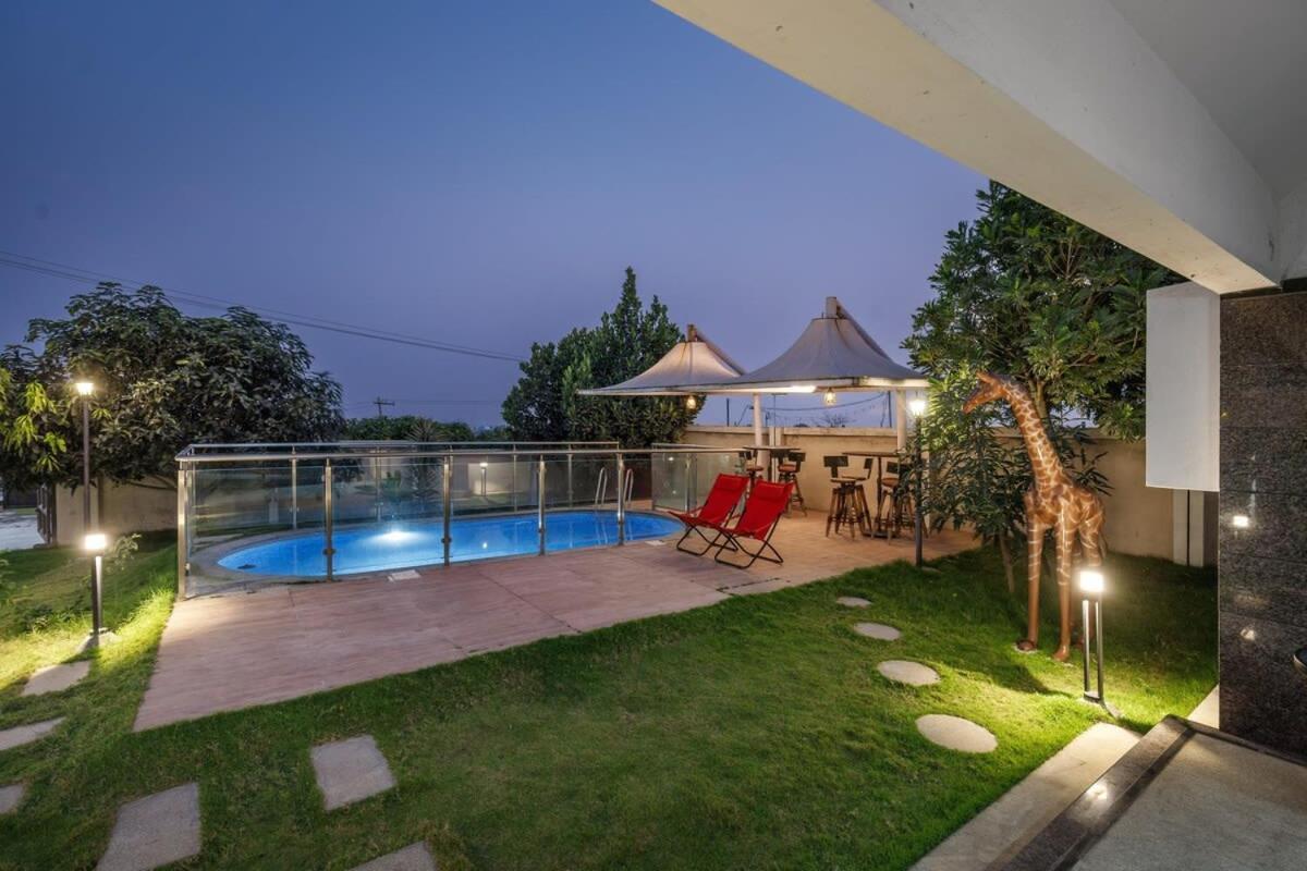 Blue Nest By Stayjadeparty Villalawn Hosūr المظهر الخارجي الصورة